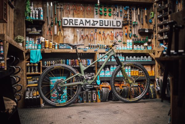 Nils Amelinckx – Forbidden Dream Build Fundraiser